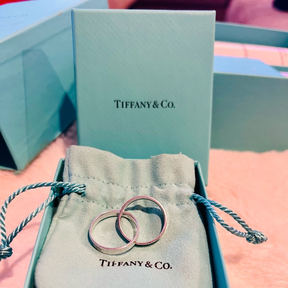 Tiffany’s Silver Interlocking Circle Ring - image 1